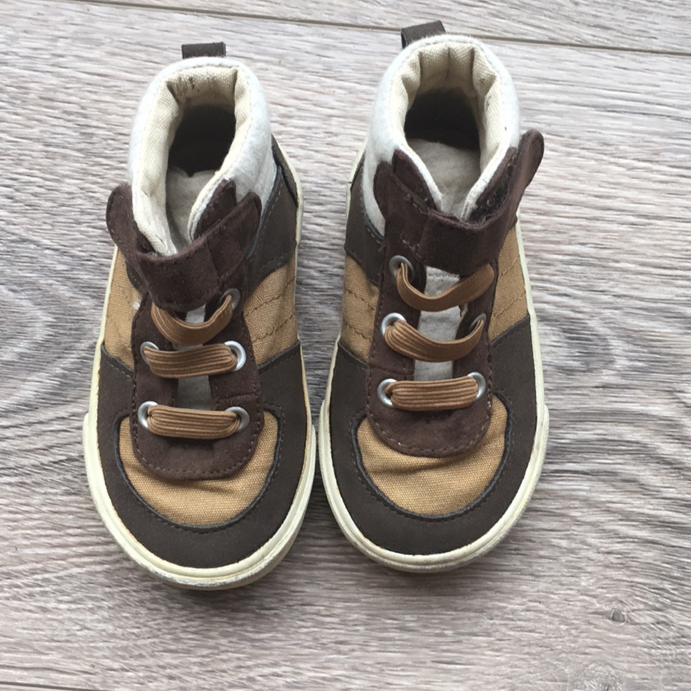 Old Navy Size 6 Sneaker Boots
